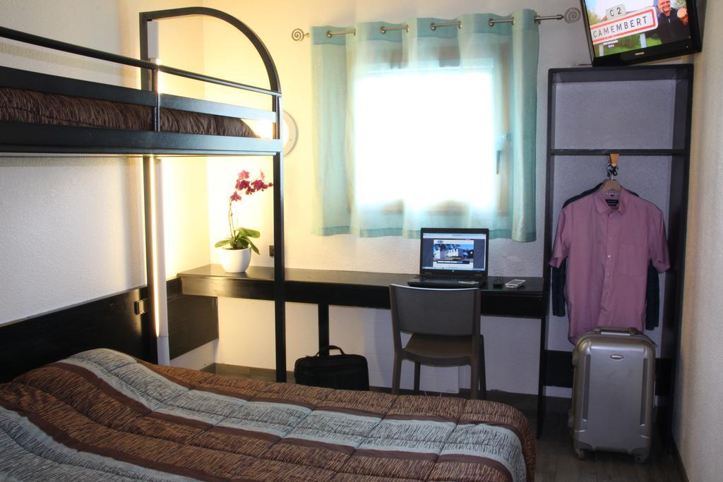 Hotel 1Ere Etape Vaulx-en-Velin Habitación foto